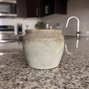 4.75” Earthy Textured Pot